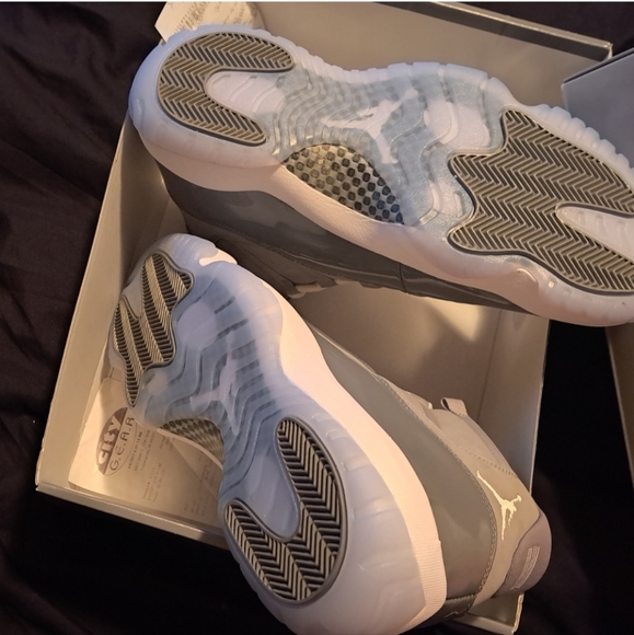 Air Jordan 11 Retro main image 4